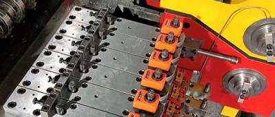 Разлика между машини за производство на болтове и машини за производство на части